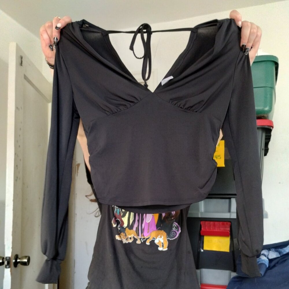 Black Long sleeve Shirt "V" in front and back With tie in back--M--400